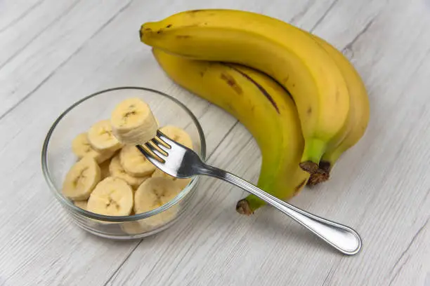 Should You Avoid Bananas for Fear of Weight Gain? 🍌